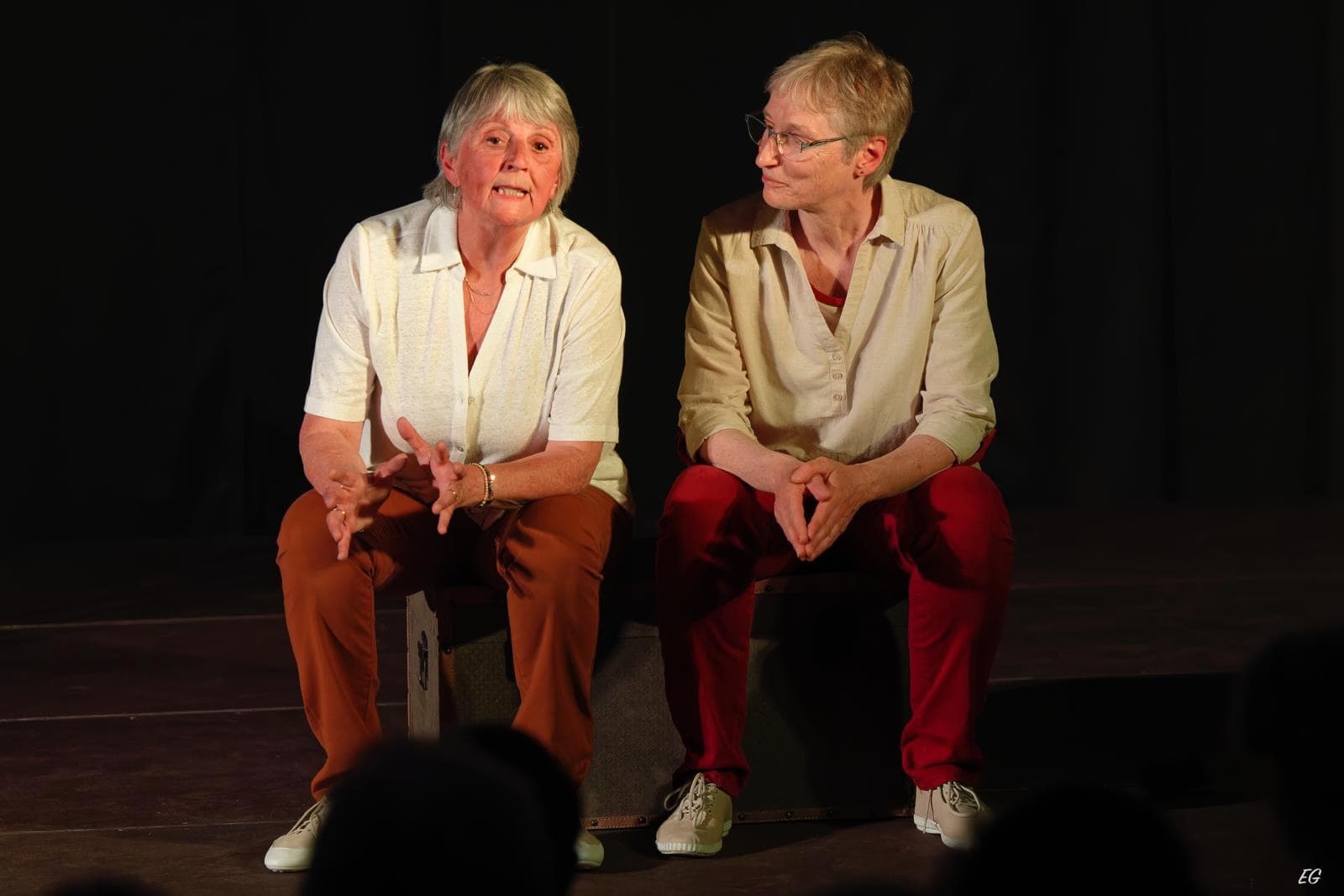 Chantal et LN assises